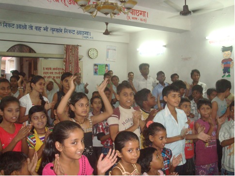 Lastenkokous Intiassa