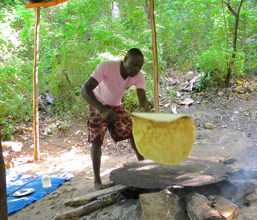 Leipää paistetaan kerralla koko kylälle Haitilla. 